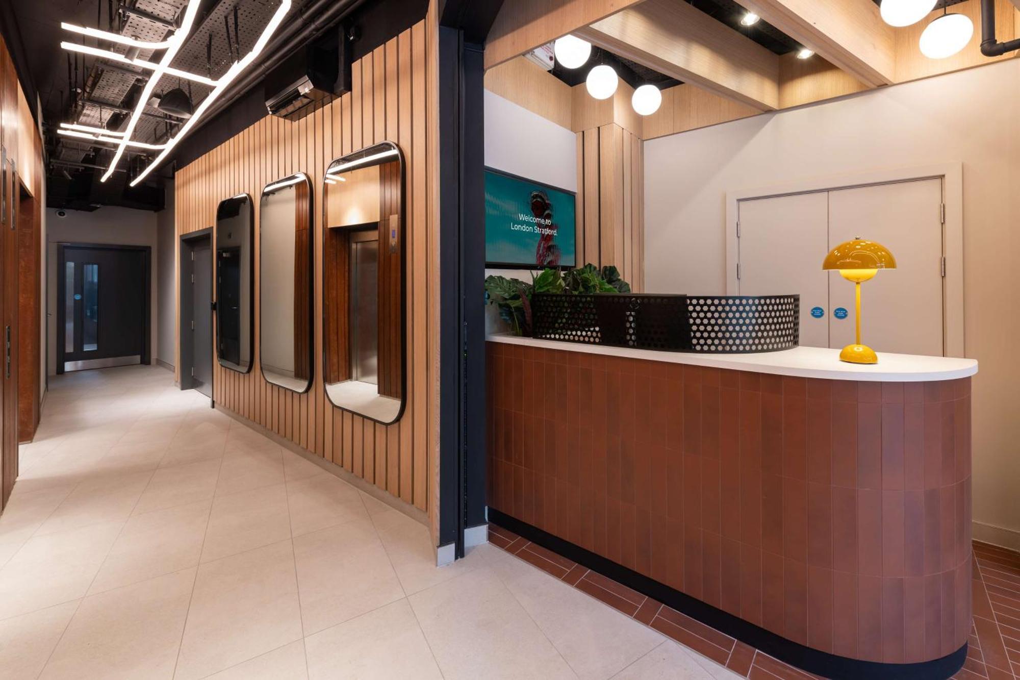 Yotelpad London Stratford Экстерьер фото