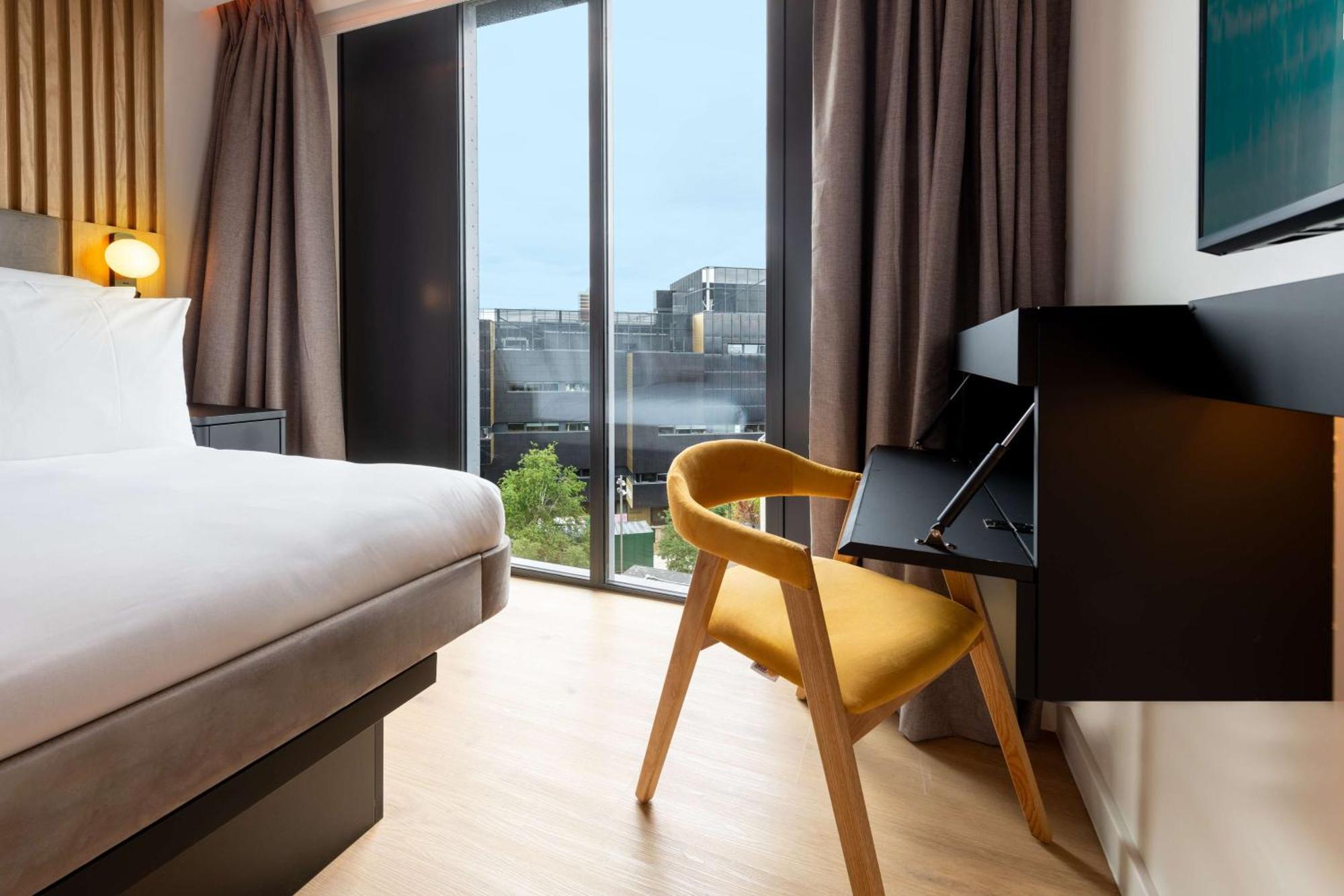 Yotelpad London Stratford Экстерьер фото